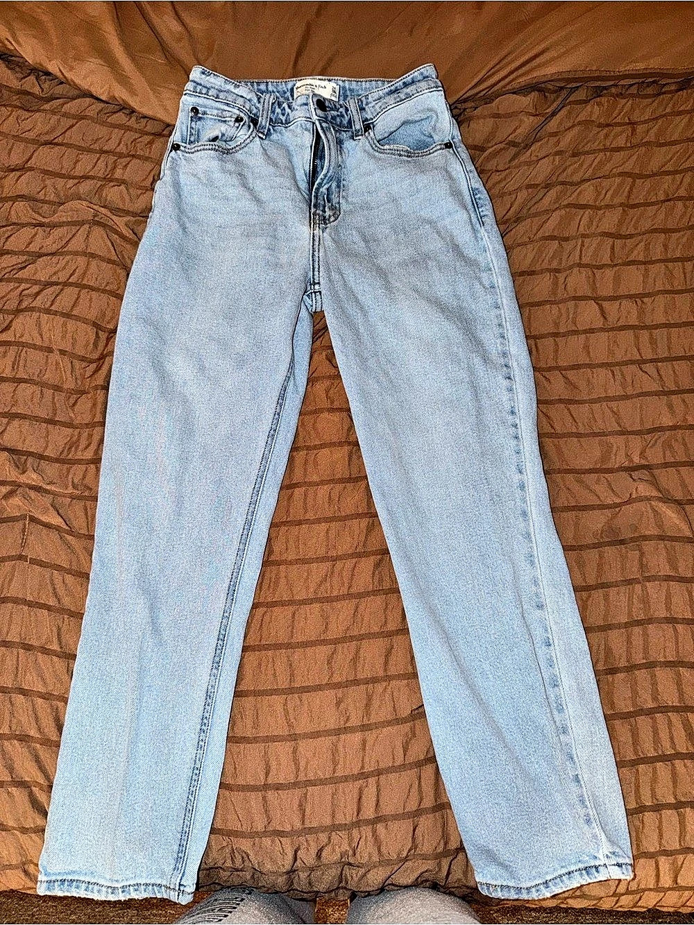 Abercrombie & Fitch The Mom High Rise High Rise Straight Leg Blue Waist 24